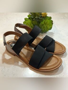 Comfortiva Womens Dacey Black Metallic Slingback Strappy Sandals Size 9